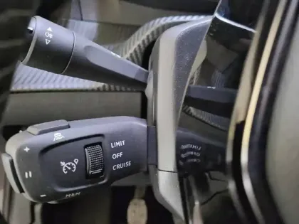 Photo 25 Peugeot 208  PureTech 100 S&S BVM6