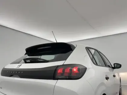 Photo 23 Peugeot 208  BLUEHDI 100 S&S BVM6