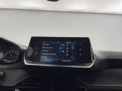 Photo 18 Peugeot 208  BLUEHDI 100 S&S BVM6