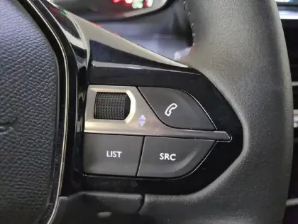 Photo 27 Peugeot 208  PureTech 75 S&S BVM5