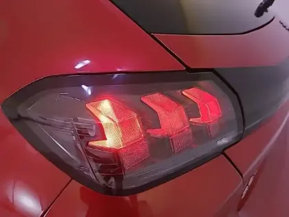 Photo 47 Peugeot 208  PureTech 75 S&S BVM5