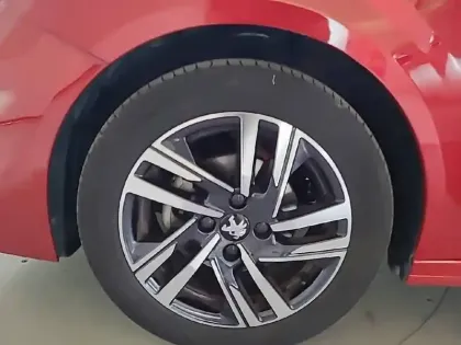 Photo 12 Peugeot 208  PureTech 75 S&S BVM5