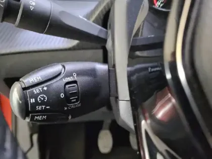 Photo 56 Peugeot 208  PureTech 75 S&S BVM5