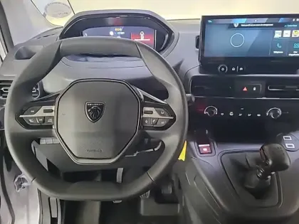 Photo 28 Peugeot Partner Gén. III Ph2 Base 4