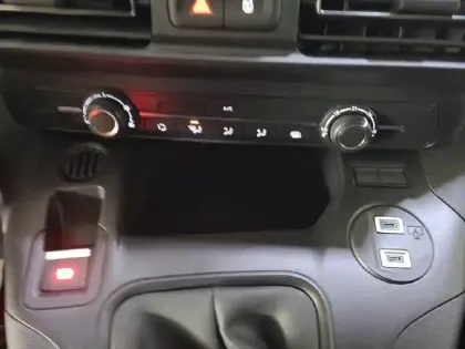 Photo 47 Peugeot Partner Gén. III Ph2 Base 4