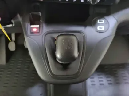 Photo 34 Peugeot Partner Gén. III Ph2 Base 4