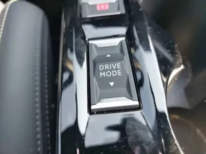 Photo 17 Peugeot 208  Hybrid 100 e-DCS6