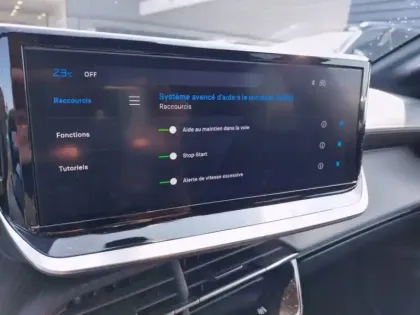 Photo 19 Peugeot 208  Hybrid 100 e-DCS6