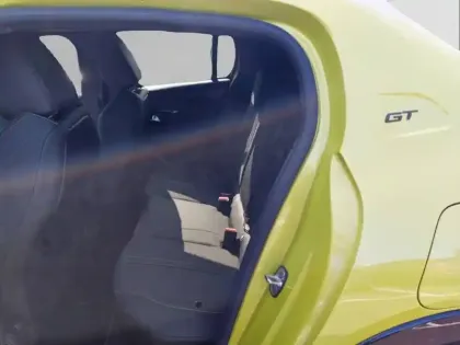 Photo 11 Peugeot 208  Hybrid 100 e-DCS6