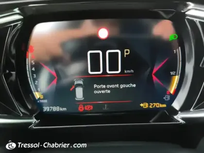 Photo 50 DS DS 3 DS3 Crossback PureTech 130 EAT8 Performance Line