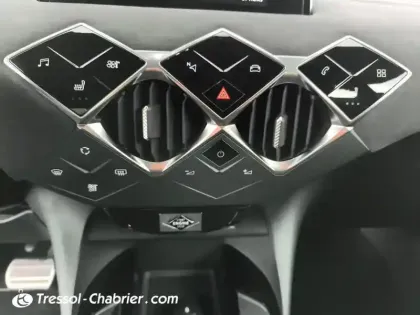 Photo 42 DS DS 3 DS3 Crossback PureTech 130 EAT8 Performance Line