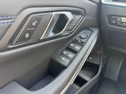 Photo 28 BMW Serie 3 Série 3 320eA 204ch M Sport