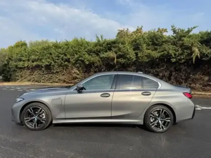 Photo 19 BMW Serie 3 Série 3 320eA 204ch M Sport