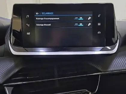 Photo 22 Peugeot 2008  PureTech 100 S&S BVM6