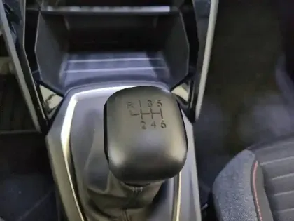 Photo 13 Peugeot 2008  PureTech 100 S&S BVM6