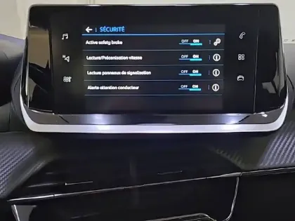 Photo 21 Peugeot 2008  PureTech 100 S&S BVM6