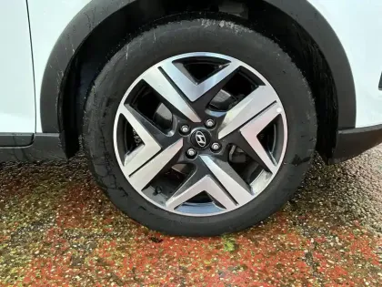 Photo 7 Hyundai Bayon  1.0 T-GDi 100 DCT-7 Hybrid 48V