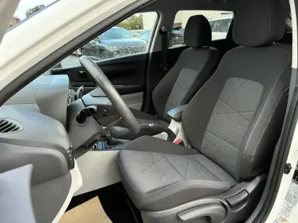 Photo 23 Hyundai Bayon  1.0 T-GDi 100 DCT-7 Hybrid 48V