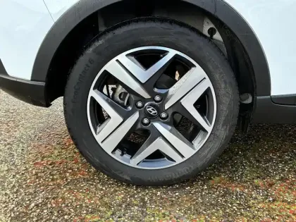 Photo 8 Hyundai Bayon  1.0 T-GDi 100 DCT-7 Hybrid 48V