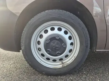 Photo 8 Peugeot Expert  Fg Standard 1.5 BlueHDi 100ch S&S Premium