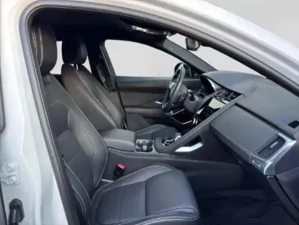 Photo 19 Jaguar E-Pace  P300e PHEV 309ch R-Dynamic SE