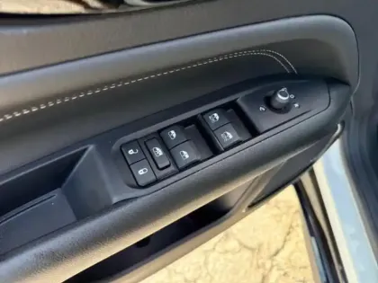 Photo 11 Jeep Compass Gén. II Ph2 80th Anniversary 5