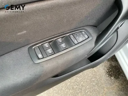 Photo 11 Renault Megane  IV Estate Blue dCi 115