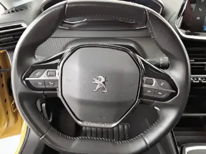 Photo 8 Peugeot 208  PureTech 75 S&S BVM5