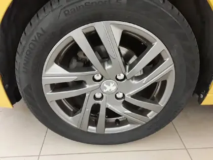 Photo 12 Peugeot 208  PureTech 75 S&S BVM5