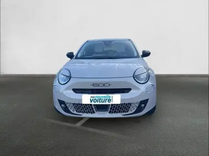 Photo 1 Fiat 600 e 54 kWh 156 ch