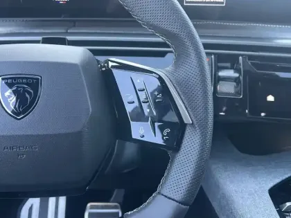 Photo 55 Peugeot 5008  Electrique 73 kWh 210 ch