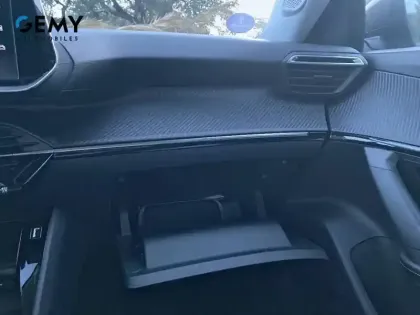 Photo 15 Peugeot 2008  PureTech 100 S&S BVM6