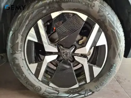 Photo 10 Peugeot 2008  Electrique 54 kWh 156 ch