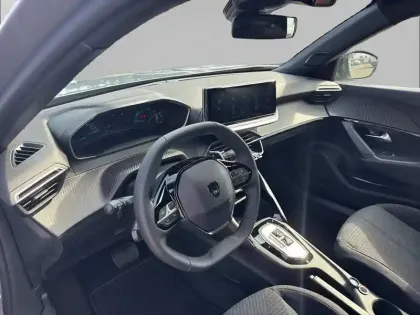 Photo 27 Peugeot 2008  Hybrid 145 e-DCS6