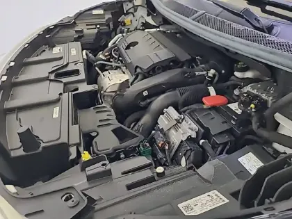 Photo 49 Peugeot 3008  Hybrid 225 e-EAT8