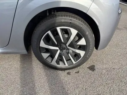 Photo 34 Peugeot 208  Hybrid 110 e-DCS6