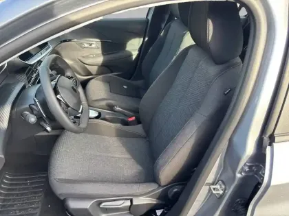 Photo 32 Peugeot 208  Hybrid 110 e-DCS6