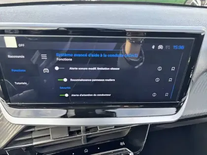 Photo 42 Peugeot 208  Hybrid 110 e-DCS6