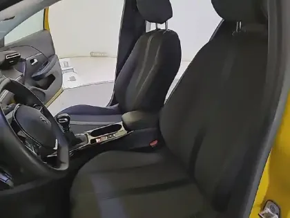 Photo 42 Peugeot 208  PureTech 100 S&S BVM6