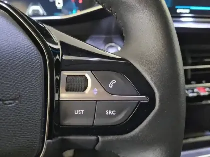 Photo 60 Peugeot 208  PureTech 100 S&S BVM6