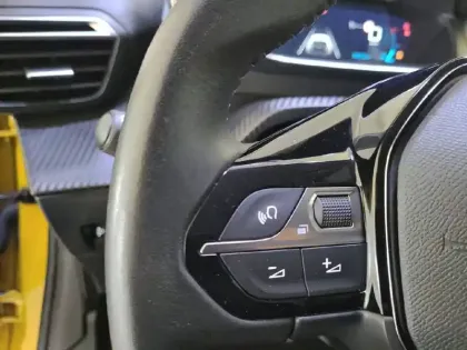 Photo 59 Peugeot 208  PureTech 100 S&S BVM6