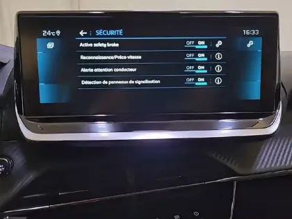 Photo 53 Peugeot 208  PureTech 100 S&S BVM6