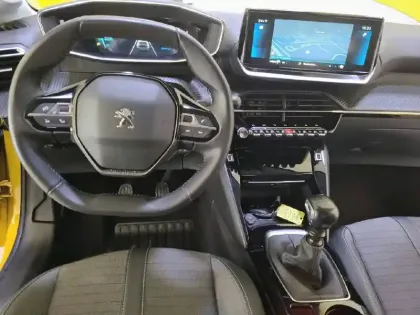 Photo 39 Peugeot 208  PureTech 100 S&S BVM6