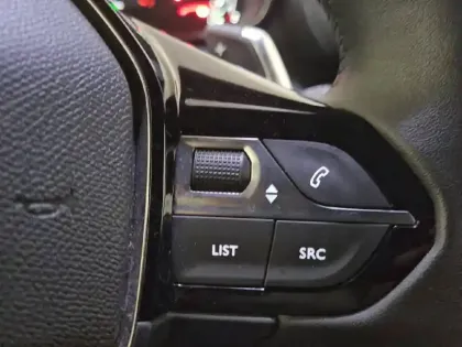 Photo 28 Peugeot 2008  BlueHDi 130 S&S EAT8