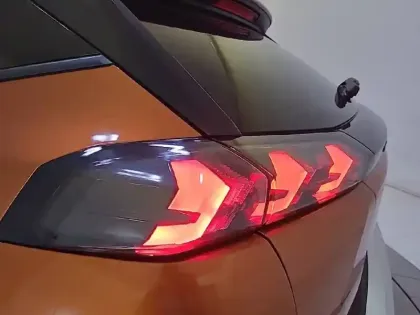 Photo 16 Peugeot 2008  BlueHDi 130 S&S EAT8