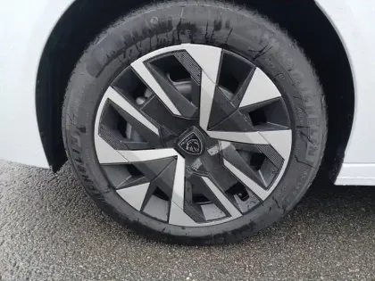 Photo 32 Peugeot 208  100 S&S BVM6