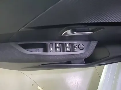 Photo 58 Peugeot 208  100 S&S BVM6