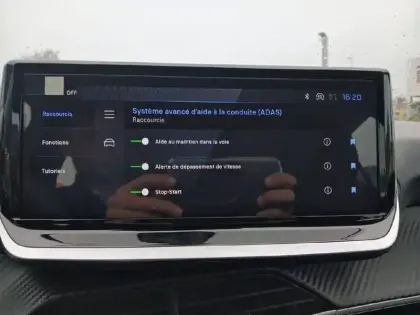 Photo 38 Peugeot 208  100 S&S BVM6