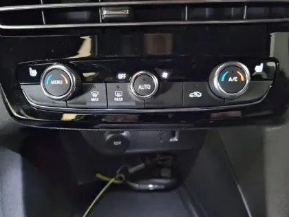 Photo 51 Opel Mokka  Electrique 136 ch & Batterie 50 kWh