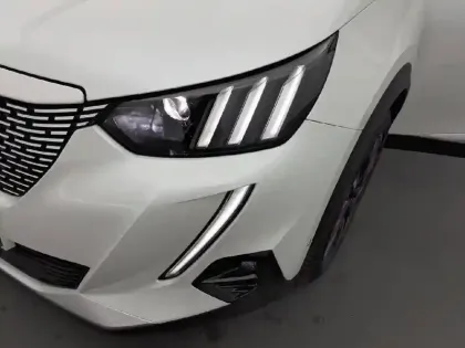 Photo 15 Peugeot 2008  Electrique 136 ch